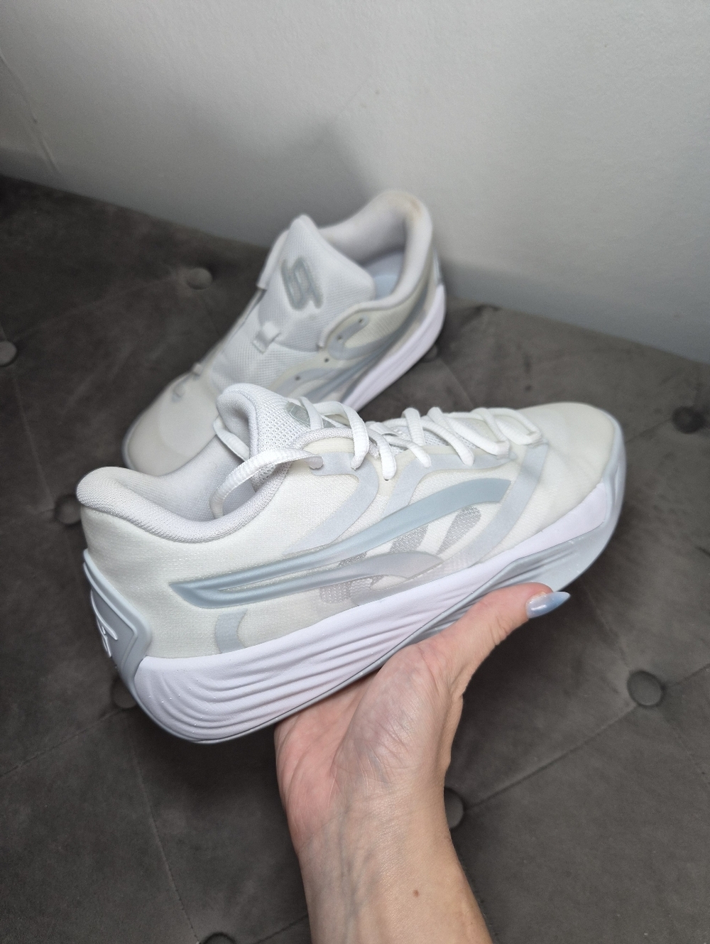 Puma Women's Stewie 2 Team basketball sneakers 7.5 white